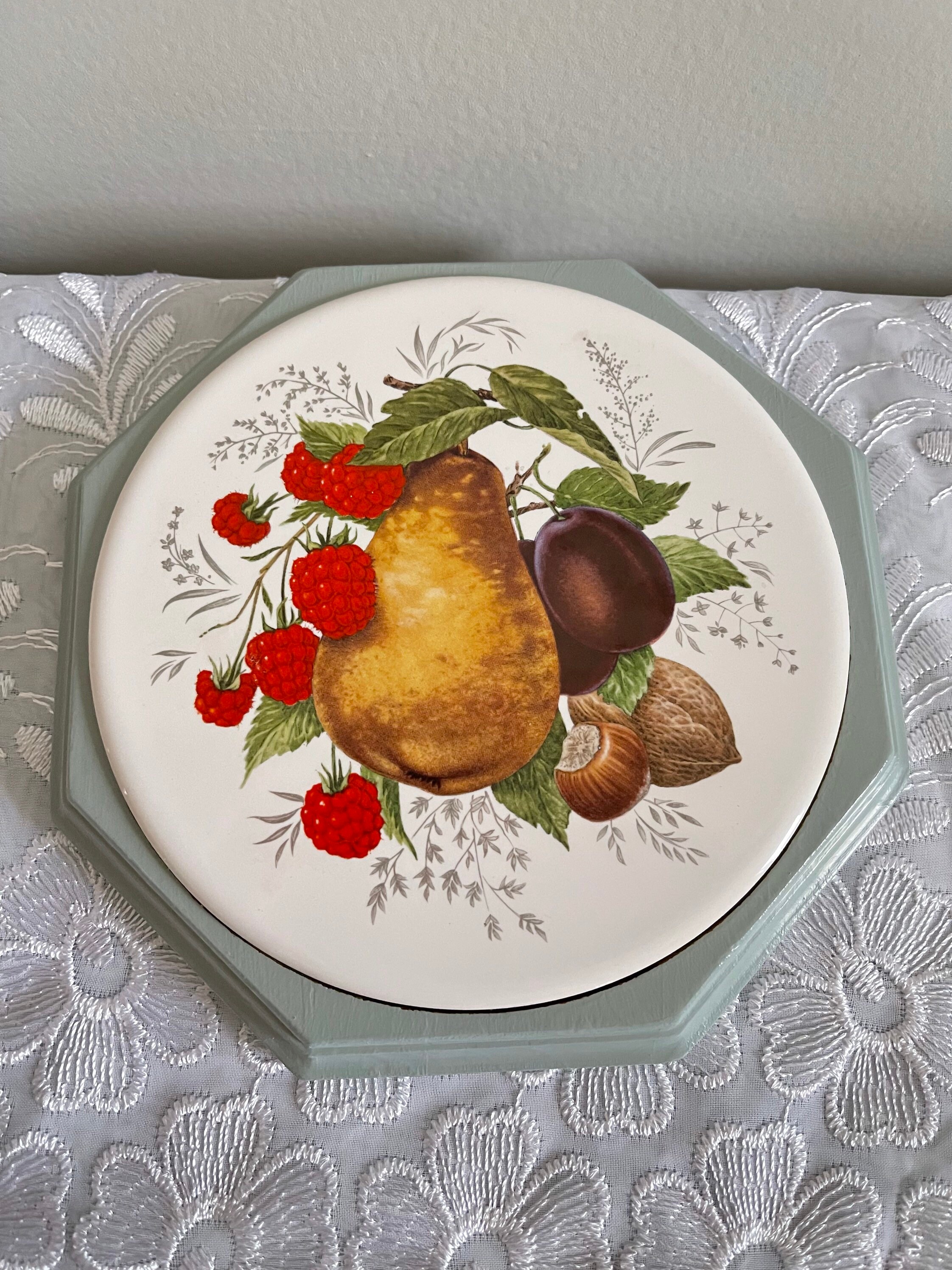 Upcycled Painted Vintage Cheese Keeper Glass Dome Lid // Farmhouse / Cheese  & Fruit Server / French / Kitchen Decor / Cottage / Country 