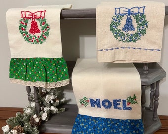 Vintage Christmas Cross-Stitched Hand Towel: Bell Wreath or Noel, Cottage Decor
