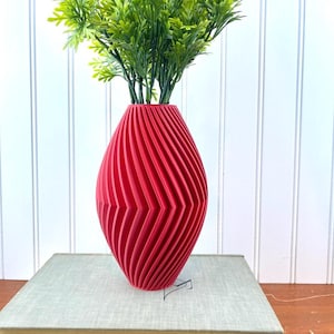 Modern Geometric Vase, The Soko Vase, Twisted Geometric Design, Sleek Minimalist Home Decor, Decorative Accent, Eco-Friendly, Biodegradable