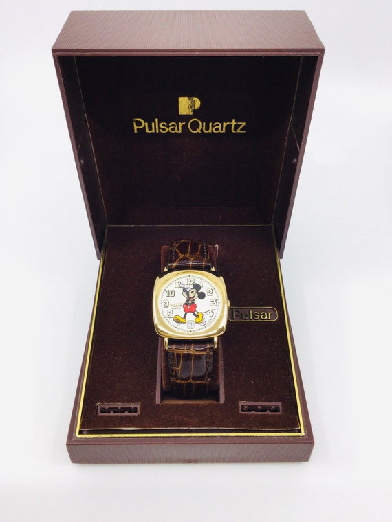 Pulsar Walt Disney Mickey Mouse Quartz Men Watch.