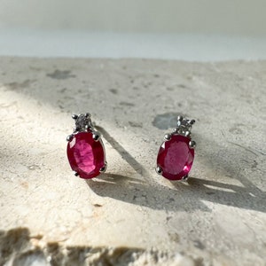 14K Solid Gold echte Rubin und Diamant Ohrstecker / Paar