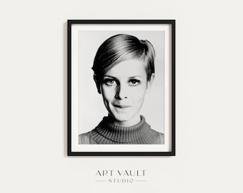 Twiggy Poster 1966 Black and White Twiggy Photo Twiggy Print Twiggy Photography Twiggy Smiling Twiggy Eyelashes Twiggy Portrait 1960s Model