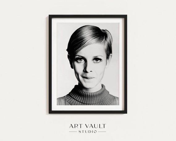 Twiggy Poster 1966 Black and White Twiggy Photo Twiggy Print