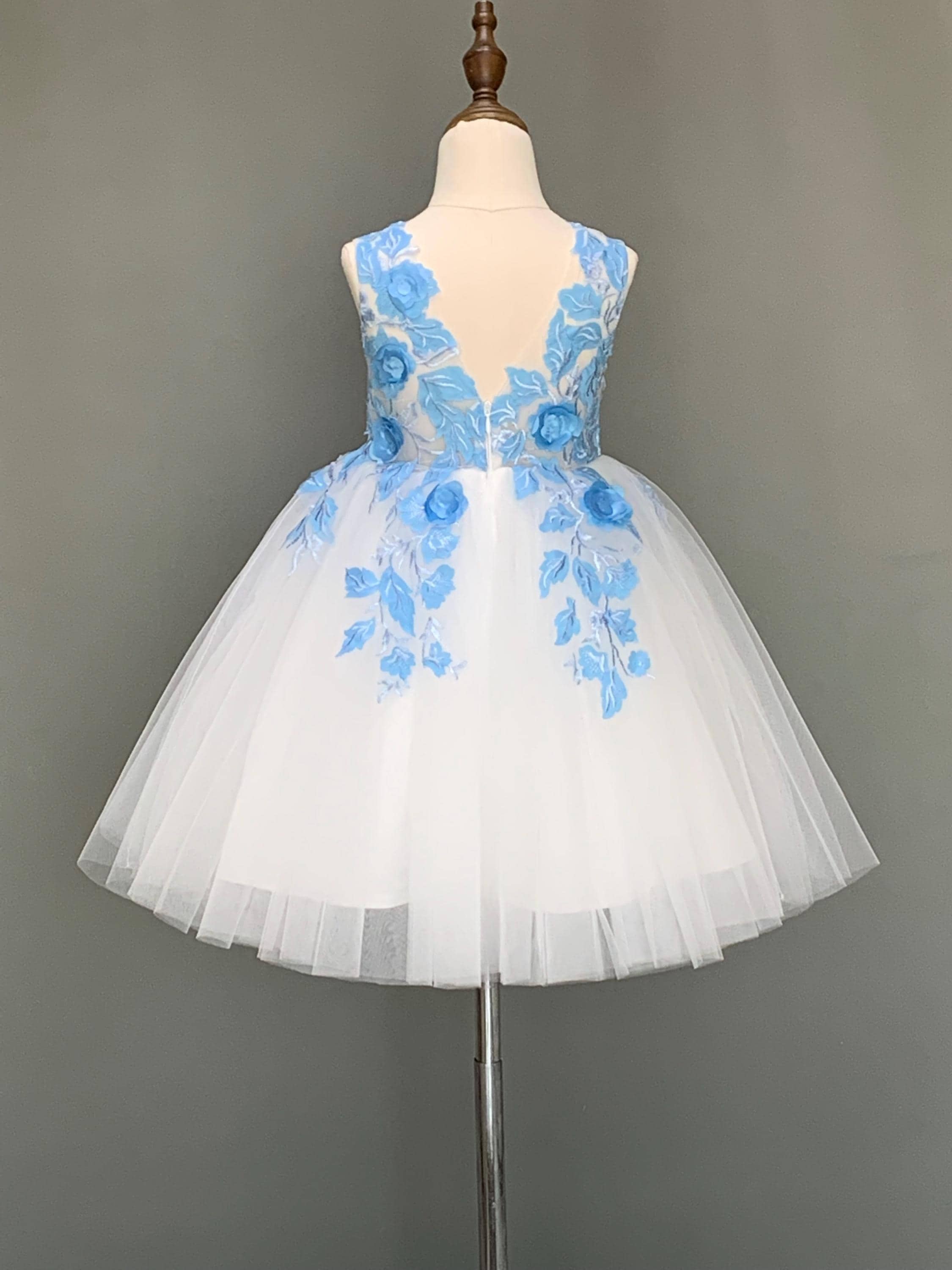 Light blue lace flower ivory dress wedding dress V back tulle dress flower girl dress No. 19