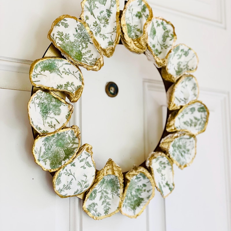 Oyster Wreath with Light Green Ribbon main image 0