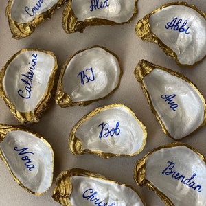 Bomboniere/segnaposto personalizzati per matrimonio in conchiglia di ostrica dipinta a mano in oro/argento e perle