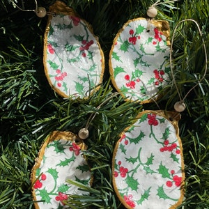 Christmas gift set of hand made decoupage oyster shell ornaments || Christmas tree ornaments || Upcycled ornaments || Eco decor