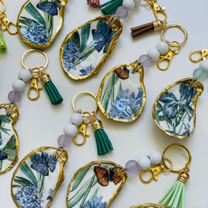 Oyster shell keychain / decoupaged flower design oyster shell keychain