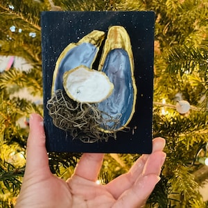 Nativity scene oyster shell clip on ornament