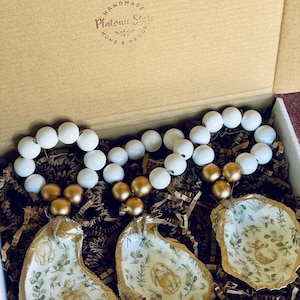Gift set of 1/2/4 Easter bunny decoupage oyster shell  napkin rings  / wine bottle ring / oyster shell ornament / Easter tree decor