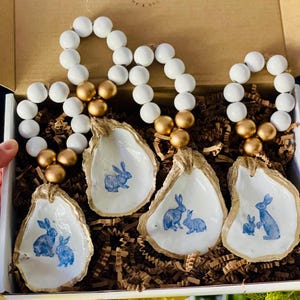 Gift set of 1/2/4/8 Easter bunny decoupage oyster shell  napkin rings  / wine bottle ring / oyster shell ornament / Easter tree decor