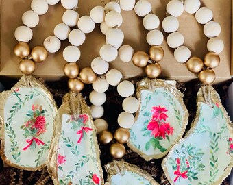 Gift set of 4/6/8/10 Christmas theme decoupage oyster shell ornaments/ napkin rings