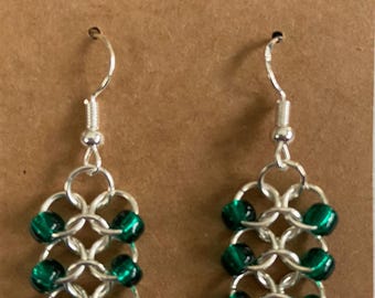 Pendientes de cuentas verdes con ganchos de plata de ley, estilo bohemio