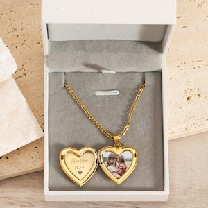 Personalized Mother&#39;s Day Gift, Custom Engraved Heart Photo Locket Necklace, Engraved Locket with Photos, Birthday Gift for Mom