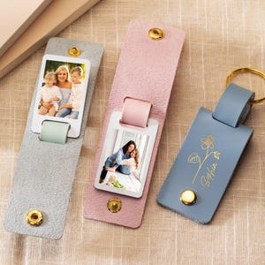 Personalised Birth Flower Keychain with Photo, Custom Mother&#39;s Day Gift for Her, Birthday Christmas Gift for Mum Mummy, Picture Key Chain