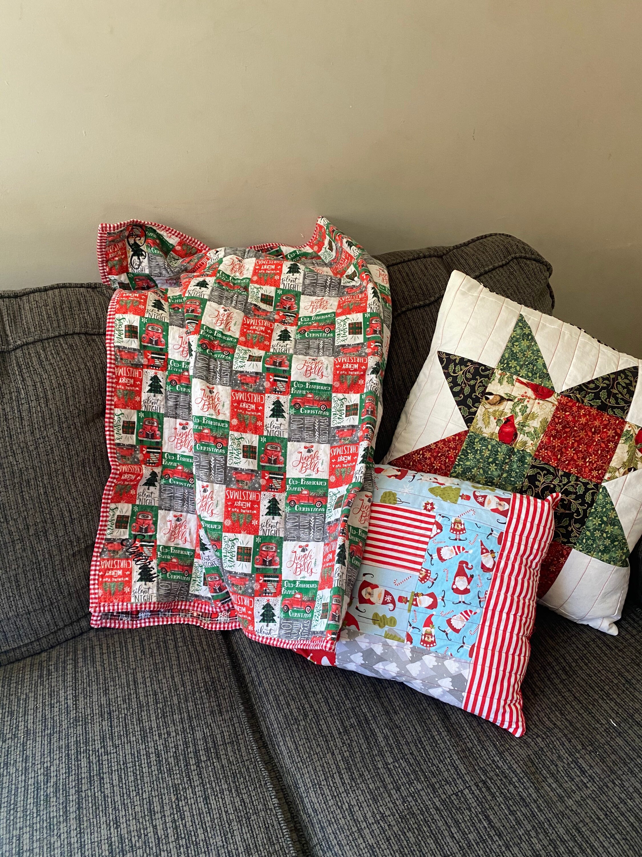 Christmas Lap Quilt, Christmas Quilt, Christmas Blanket, Lap Blanket