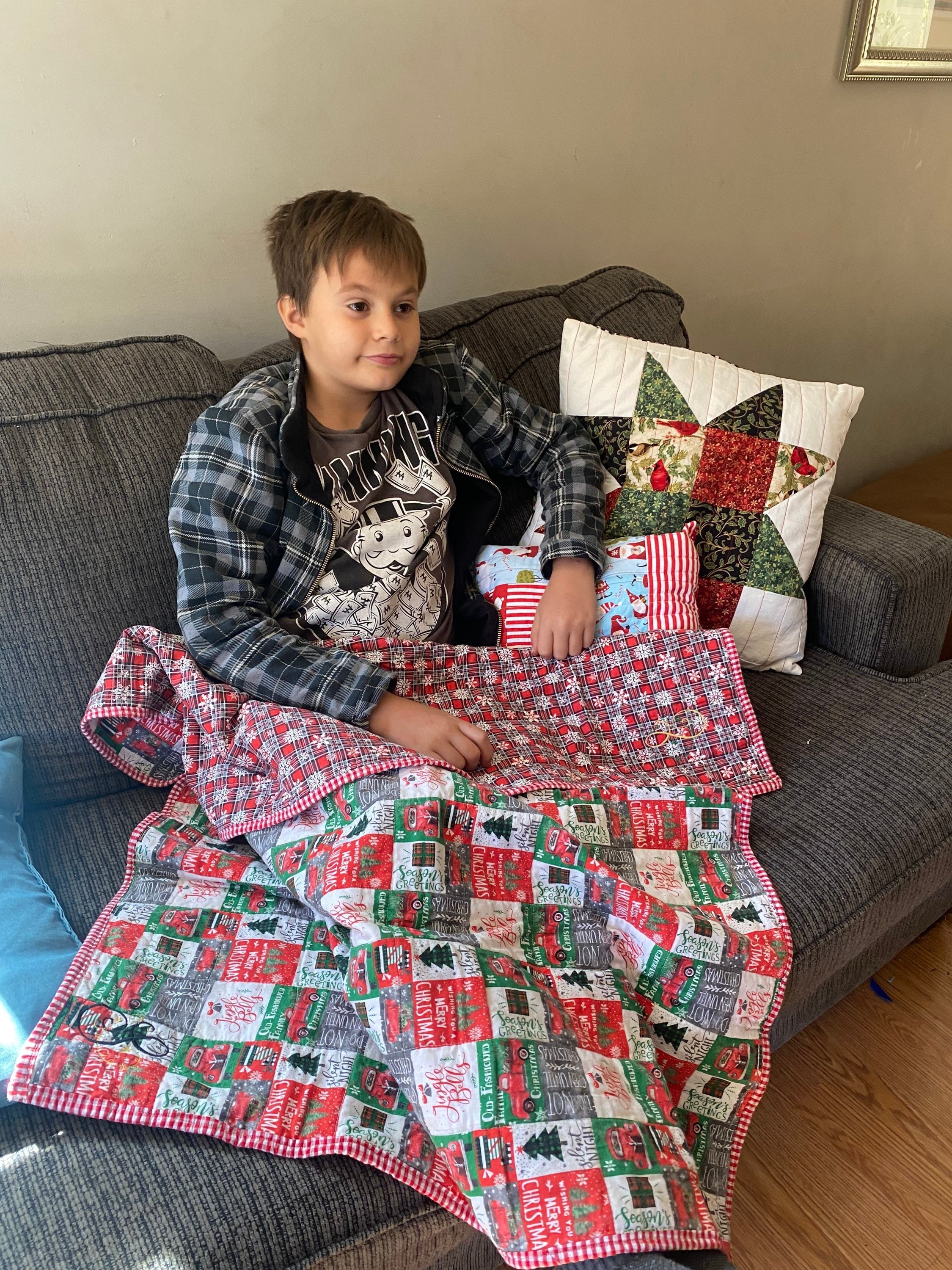 Christmas Lap Quilt, Christmas Quilt, Christmas Blanket, Lap Blanket