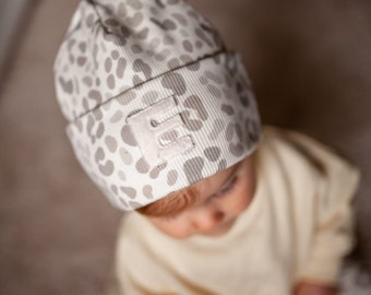 Beanie, Mütze Baby, Kinder, Leo, beige, Initialen, Babymütze, Kindermütze, Baby Beanie, Jersey, Fleece, personalisiert, Teddy, Leopart