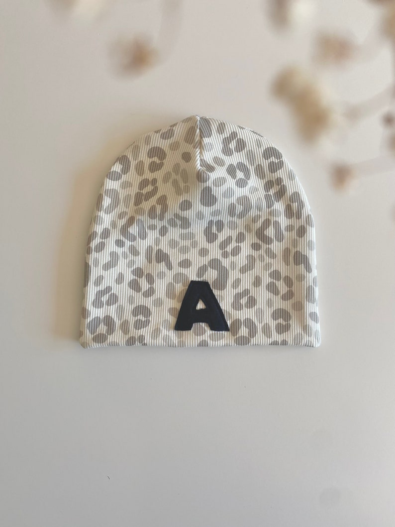 Beanie, Mütze Baby, Kinder, Leo, beige, Initialen, Babymütze, Kindermütze, Baby Beanie, Jersey, Fleece, personalisiert, Teddy, Leopart Beanie doppellagig