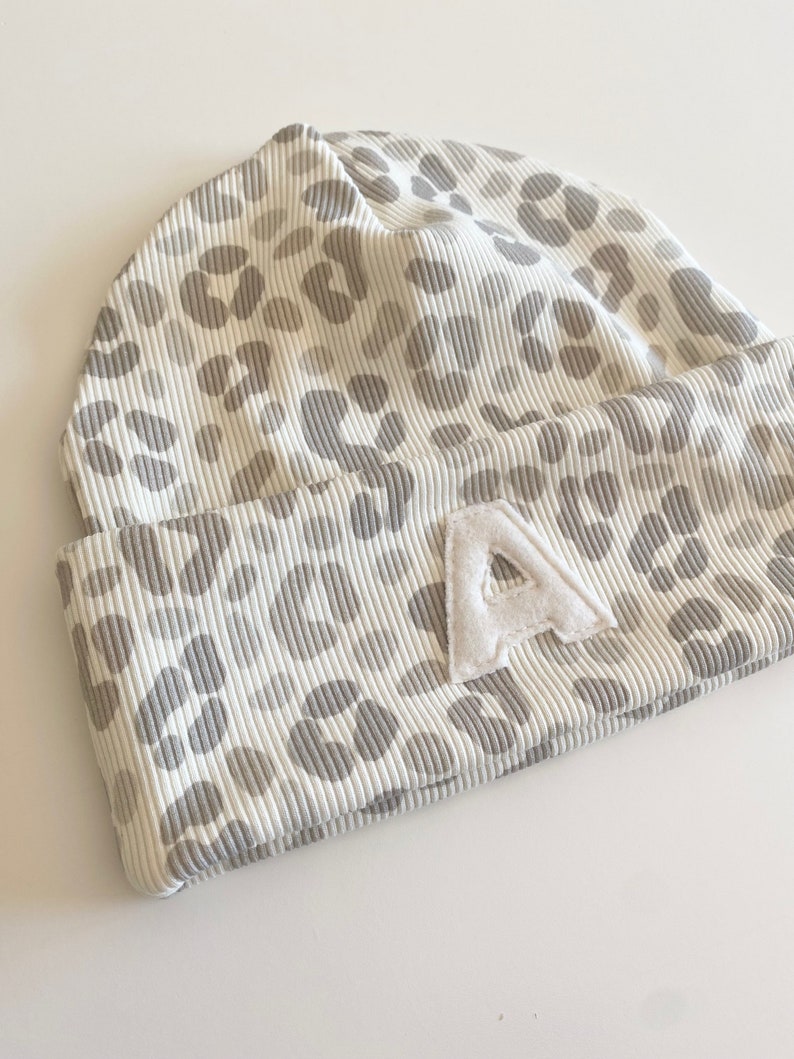 Beanie, Mütze Baby, Kinder, Leo, beige, Initialen, Babymütze, Kindermütze, Baby Beanie, Jersey, Fleece, personalisiert, Teddy, Leopart Bild 6