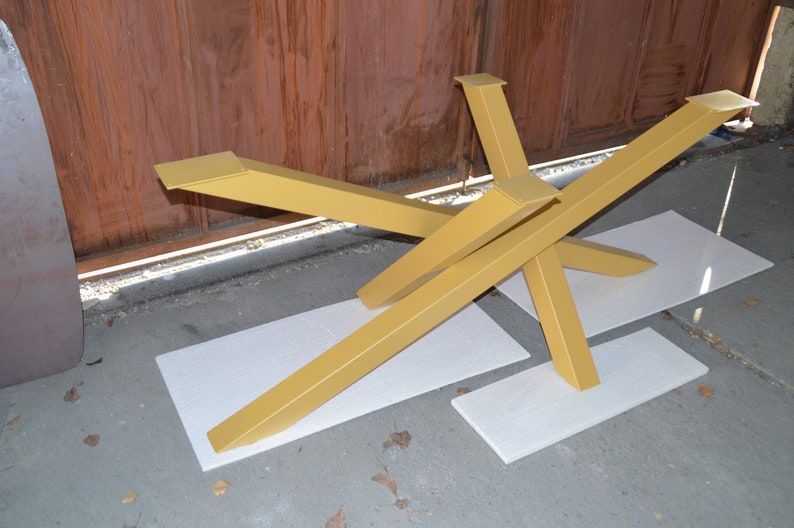 Spider table legs in unique gold fine texture color. Premium powder coating