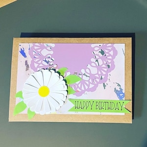 Tarjeta de cumpleaños púrpura