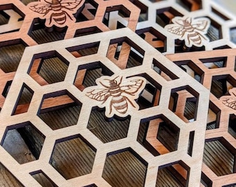 Honeycomb pattern wooden coasters, with bee engraving, file for laser cutting