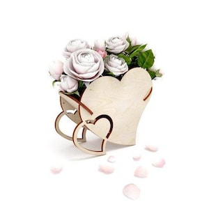 Caixa de flores em formato de coração SVG, modelo de corte a laser floral romântico, peça central de casamento, presente de aniversário, vetor de decoração de dia dos namorados