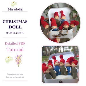Może przedstawiać: 78-stronicowy samouczek PDF dotyczący lalki świątecznej o wysokości 14 cm marki Miradolls. Dokument zawiera tekst i zdjęcia małych lalek w czerwonych czapkach z pomponami i w paski na rękawach, siedzących w białej walizce.