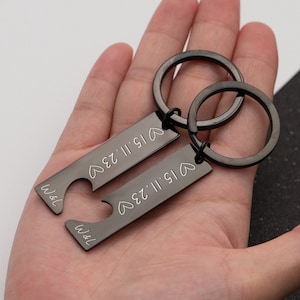 Personalized Couple Keychain,Custom 2pcs Matching Couple Keyring,Engraved Heart Keychain,Anniversary Gift For Boyfriend Husband,Gift For Him