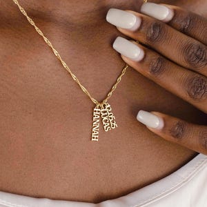Collana in oro con più nomi, collana verticale con nome, regalo personalizzato, collana in oro 14 carati con nome, regalo per lei, regalo per la festa della mamma
