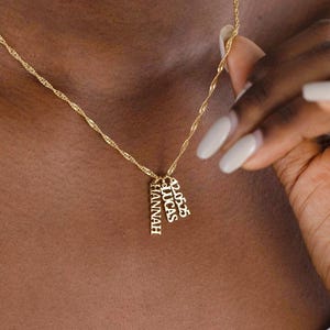 Collar de oro con varios nombres, collar con nombre vertical, regalo personalizado, collar de oro con nombre, regalo para ella, regalo del Día de la Madre para mamá