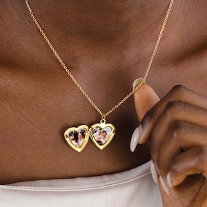 Heart Locket Necklace With Photos, Engraved Gold Locket Necklace, Memorial Gift for Mom, Anniversary Gift for Wife, Vintage Jewelry Gifts