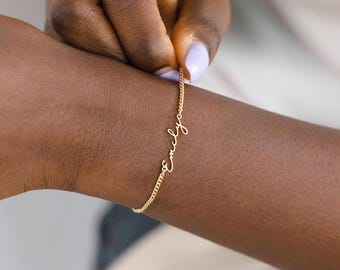 Personalisiertes Namensarmband aus 14-karätigem Gold, minimalistisches Namensarmband, Namensarmband für kleine Kinder, Geburtstagsgeschenk, personalisierter Namensschmuck, Geschenk für Mama