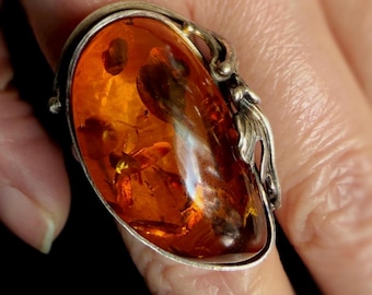 Genuine Baltic Amber Sterling Silver ring Art Nouveau style  c.1960 cognac amber