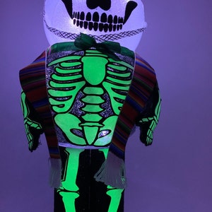 Teschio in vetro realizzato a mano - Stile Dia De Los Muertos con sombrero verde