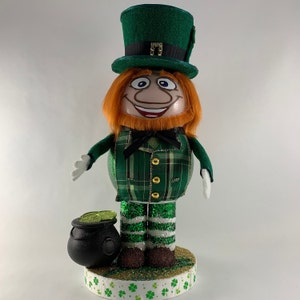Glass St. Patrick&#39;s Leprechaun