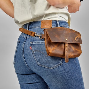 Engraved waist bag,womens gift, leather belt bag, belt bag unisex with monogram, utility hip bag, tourist belt bag