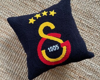 Punch Needle Galatasaray Pillowcase | Handmade Punch Needle Gala Cover | Decorative Pillows