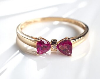 Lab Ruby 14K Anillo de compromiso único Trillion Cut Mujeres Anillo de regalo de San Valentín delicado Anillo de piedra de cumpleaños de julio Regalo de Navidad Anillo de amor de rubí rojo