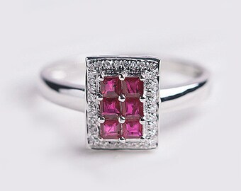 Miglior anello di rubino di San Valentino Princess Cut Ruby Minimalista Cluster Anello di fidanzamento Ruby Square Halo Proposal Ring Everyday Worn Girlfriend Gifted