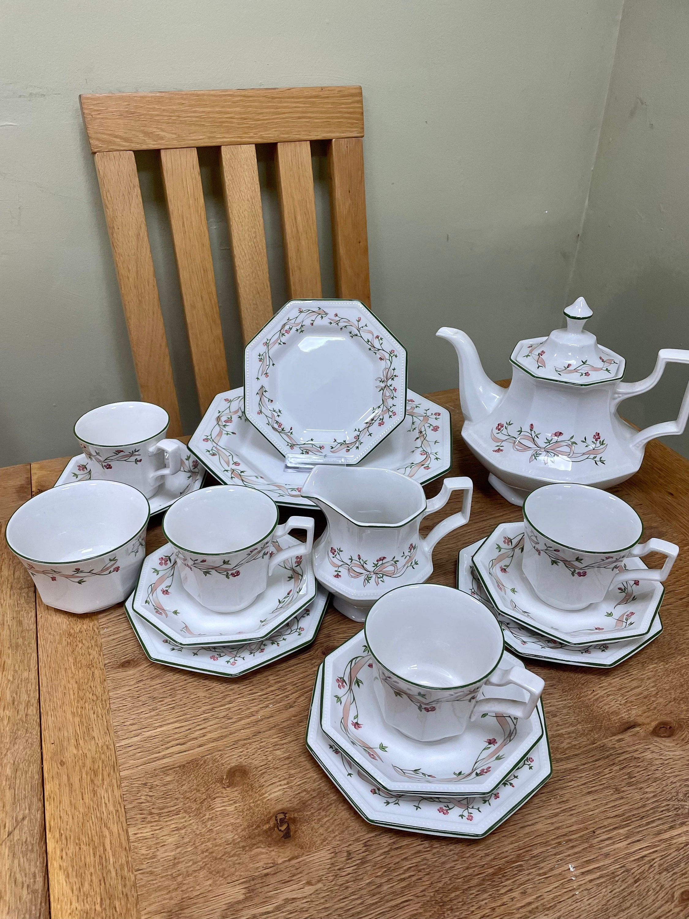 Eternal beau tea set hotsell