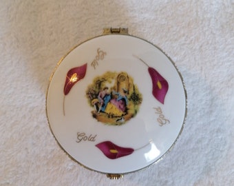 Vintage Oval Shaped Jewelry Box Porcelein