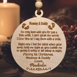 Mama en papa eerste kerst SVG, vrolijk kerstfeest van baby, gepersonaliseerd, nieuwe mama en papa SVG, lasergesneden bestanden, Glowforge, Vector