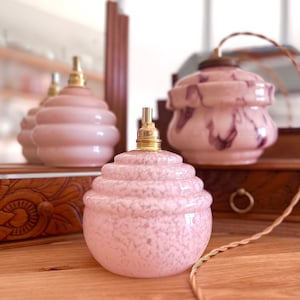 Hand lamp in pink Clichy glass