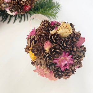Flower ornament - dried flowers and pinecones pomander - real dry flowers kissing ball - Thanksgiving decor - Christmas ornament (M/ORNA 5)