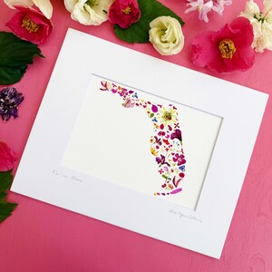 Bloemenprint Florida - gesigneerde matte print van kaart Florida in geperste bloemen - 5 x 7-print onder passe-partout in 8 x 10 mat - bloemendecor (M/PRIN FLO 1)