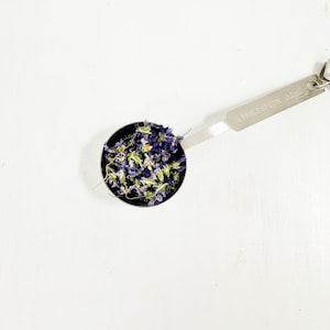 Dried wild violets - 1 tbsp dried violet flowers -  real dried flowers - purple and mauve - crafts, resin, wedding, confetti (D/VIOL 1)