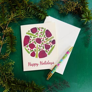 Biglietto di auguri per le feste - Fiori pressati stampati su un biglietto di Natale vuoto - rosso e verde - biglietto piegato 5x7 e busta (M/CARD HOL 5)
