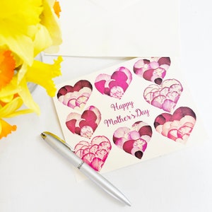 Biglietto per la festa della mamma - Cuori di petali di rosa pressati stampati - biglietto di auguri per la festa della mamma - biglietto vuoto e busta piegato 5x7 (M/CARD MOT 2)